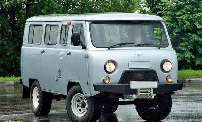 Где находится датчик температуры охлаждающей жидкости на УАЗ хлеб инжектор 409 двигатель