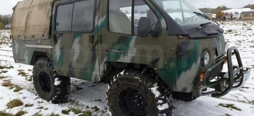 На кузове УАЗ головастик